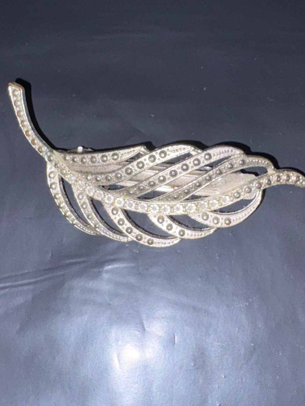 Vintage Silver Tone Metal Leaf hair clip  w/ Clear Rhinestones Nature Theme
